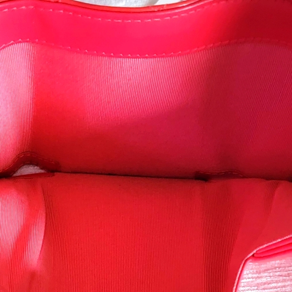 COA CHANEL Pink Quilted Patent Leather Classic Wallet - Picture 7 of 16